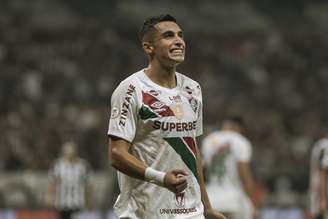 Kevin Serna no duelo entre Fluminense e Galo pelo Brasileirão. -