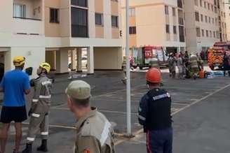 Corpo de Bombeiros atuou no local para apagar as chamas e evacuar o prédio