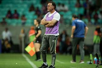 Gabriel Milito explica time misto em derrota contra o Bahia.