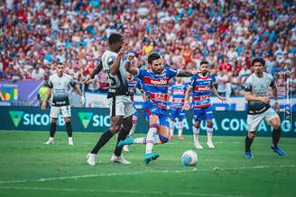 Fortaleza e Corinthians em ação. 