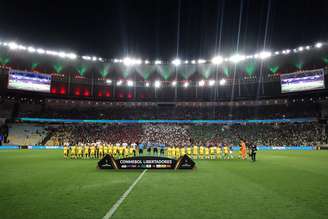 Ed Sheeran assiste Fluminense no maracanã 