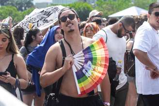 Fãs enfrentam forte calor na Cidade do Rock neste domingo, 22