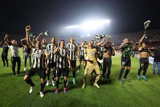 Botafogo avança na Libertadores. 