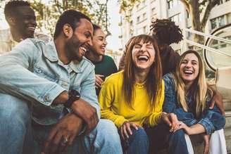 Pessoas felizes cuidam mais de si e isso pode aumentar a longevidade