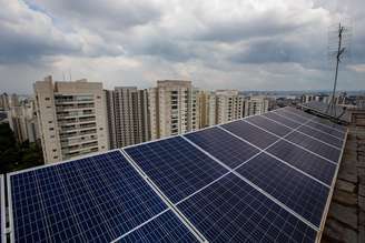 Painéis solares no telhado em São Paulo