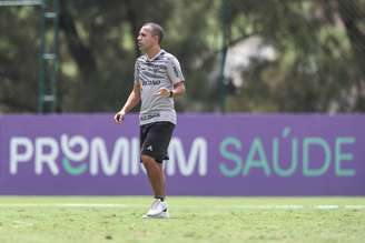 Lucas Gonçalves comanda Atlético em Campinas. 