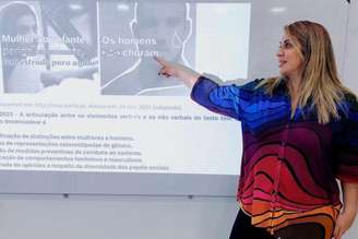 Professora da rede estadual do RJ usa memes em sala de aula