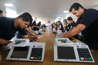 Preparação das urnas eletrônicas