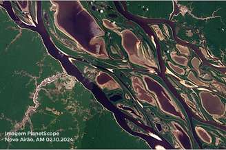 Imagem de satélite mostra antes e depois de trecho do rio Negro, em período de seca extrema