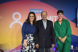 Roda de conversa Desafios na criação dos filhos; na foto, da esquerda para a direita, Rita Lisauskas, mediadora; Clóvis Francisco Constantino, presidente da Sociedade Brasileira de Pediatria; Maya Eigenmann, especialista em educação positiva, neuropedagoga e educadora parental.