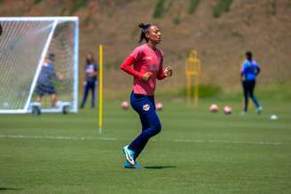 Isa Fernandes, jogadora do time feminino profissional do Red Bull Bragantino. 