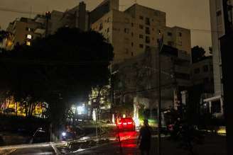 Rua Luminárias, na Vila Madalena, na zona oeste de SP, ficou sem energia na quarta-feira.