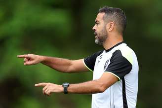 Artur Jorge durante treino do Botafogo. 