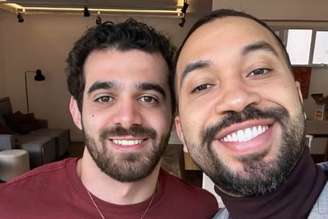 Gil do Vigor e Heitor Aguiar assumiram namoro em post nas redes sociais