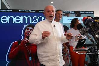 Lula esteve na sala de monitoramento do Exame Nacional do Ensino Médio (ENEM), que fica na sede do Instituto Nacional de Estudos e Pesquisas Educacionais (INEP), em Brasília