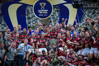 Flamengo celebra o pentacampeonato da Copa do Brasil com vitória na final sobre o Atlético-MG