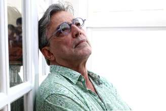 Grammy Latino erra nome de Ivan Lins (foto) e filho cobra respeito.