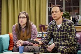 Mayim Bialik e Jim Parsons em 'The Big Bang Theory'