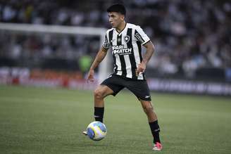 Thiago Almada (Botafogo) durante jogo contra o Cuiabá, no dia 09.11.2024