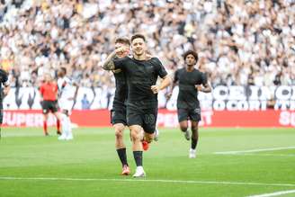 Garro, do Corinthians, comemora gol durante partida contra o Vasco