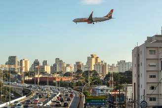 De acordo com a concessionária responsável pelo Aeroporto de Congonhas, aviões pousaram normalmente, em segurança.