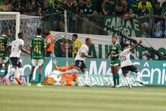 Dominado pelo Botafogo, Palmeiras caiu em casa e viu rival voltar a ser líder do Brasileirão