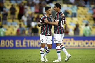 Cano e Ganso pelo Fluminense. 