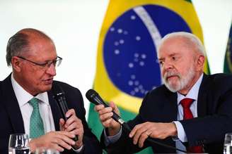 Lula e Alckmin durante reunião no Palácio do Planalto, em Brasília.