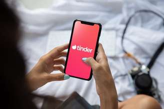 Em 2024, o relacionamento aberto foi o tipo de paquera mais procurada por brasileiros no Tinder.