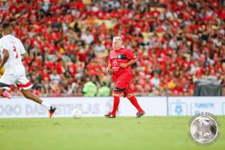 Zico em campo, jogo das estrelas.