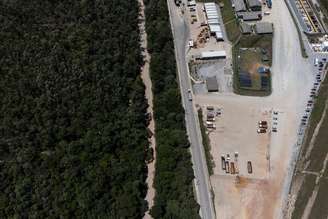 Vista da Central De Tratamento de Resíduos Leste (CTL) no bairro de São Mateus, zona leste de São Paulo. Projeto da Prefeitura para ampliar o aterro levaria ao corte de cerca de 10 mil árvores em uma área remanescente da Mata Atlântica.