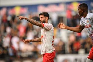 Juninho Capixaba, jogador do Red Bull Bragantino. 