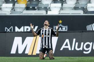 Rubens comemora o gol anotado na vitória sobre o Athletico, na 38ª rodada do Campeonato Brasileiro de 2024.