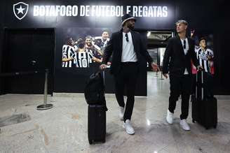 Jogadores do Botafogo embarcam para o Intercontinental