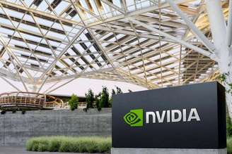 Logo da Nvidia na sede da empresa, em Santa Clara, na Califórnia.