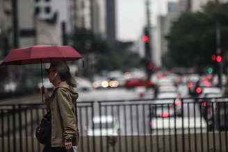 A previsão para o final de semana é de céu nublado, mas temperaturas altas, com pancadas de chuva ao longo do dia