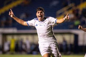 Cauan Baptistela marca e dá uma assistência em vitória do Cruzeiro contra o Imperatriz na Copinha.