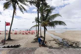 Praia da Enseada, no Guarujá, é considerada imprópria para banho, segundo a Cetesb