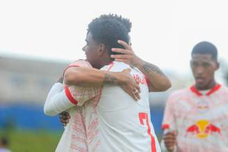 Jogadores do time sub-20 do Red Bull Bragantino. 