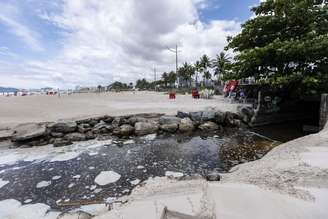 Cidade do Guarujá, que vem sofrendo com uma onde de casos de virose, será inspecionada pela Sabesp, que busca localizar esgoto irregular na Baixada Santista.