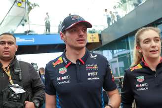 Max Verstappen foi penalizado por xingamentos na temporada passada.