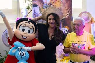 Fã declarada da personagem Mônica, a atriz aproveitou para conhecer o universo criado pelo desenhista