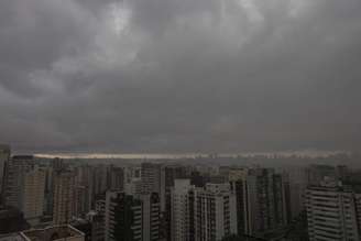 Registro da forte chuva que atingiu a cidade de São Paulo na última sexta-feira, 24. Foto Tiago Queiroz/Estadão