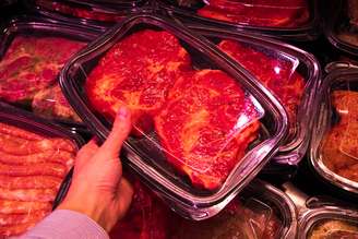 Descubra como descobrir se a carne do supermercado já foi descongelada antes