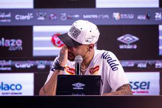 Neymar chorou ao citar o pai 