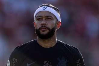 Memphis Depay, atacante do Corinthians, foi acusado de dirigir embriagado em Mônaco. O jogador do Timão foi condenado a quatro anos de prisão. 