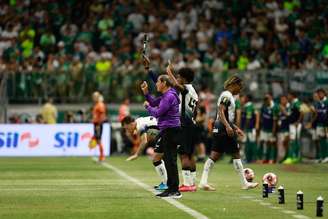 Ramón Díaz ficou na bronca por conta da expulsão de Yuri Alberto.
