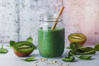 Suco de kiwi com espinafre