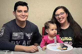 Adan Manzano perdeu a esposa há 9 meses. Casal deixa uma filha de 2 anos