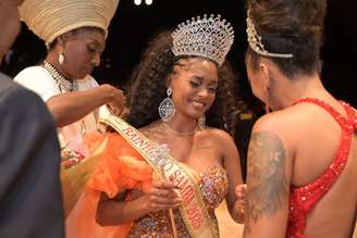 A rainha Negra Du, vencedora do 15º concurso realizado pela União das Escolas de Samba (UESP).
